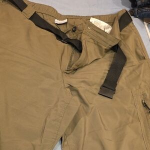Columbia Men's Cargo Shorts in Olive Tan with Black Belt